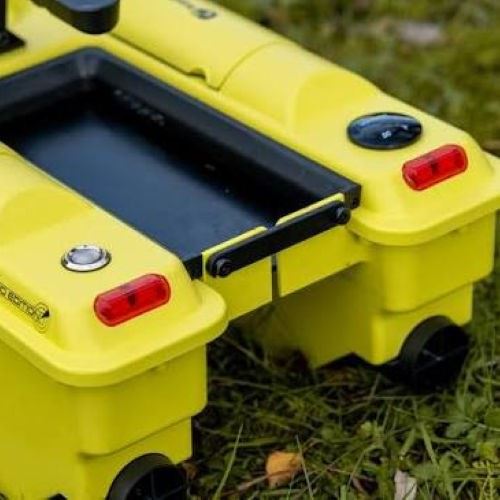 Zavážecí Lodička RidgeMonkey Hunter 750 Bait Boat Hi-Viz Echo Edition