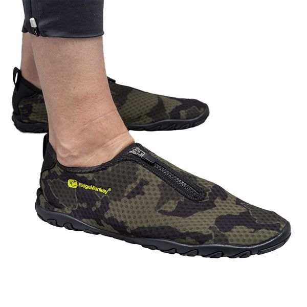 APEarel Dropback Aqua Shoes Camo Size UK10 (EU45)