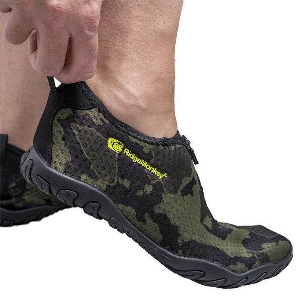 APEarel Dropback Aqua Shoes Camo Size UK11 (EU46)