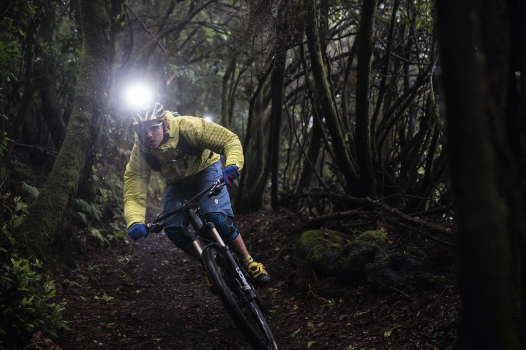 LEDLENSER  Německé čelovky a ruční svítilny Ledlenser nacházejí využití nejen v domácnostech a v běžném životě, ale také u outdoorových nadšenců, extrémních sportovců, v neposlední řadě u profesionálních ozbrojených a záchranných složek.